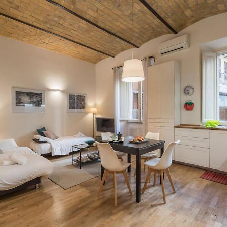 The Best Rent - Elegant Flat Near Colosseum روما المظهر الخارجي الصورة