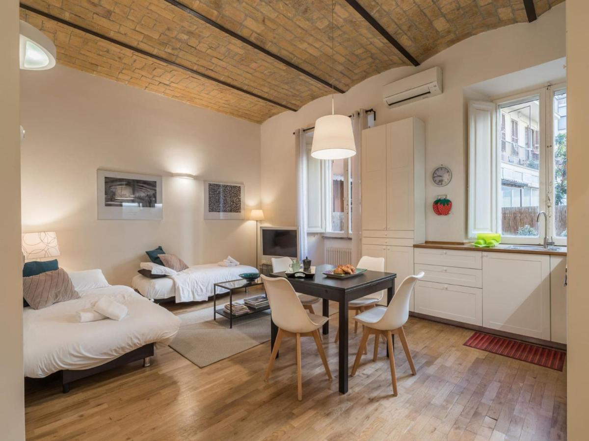 The Best Rent - Elegant Flat Near Colosseum روما المظهر الخارجي الصورة