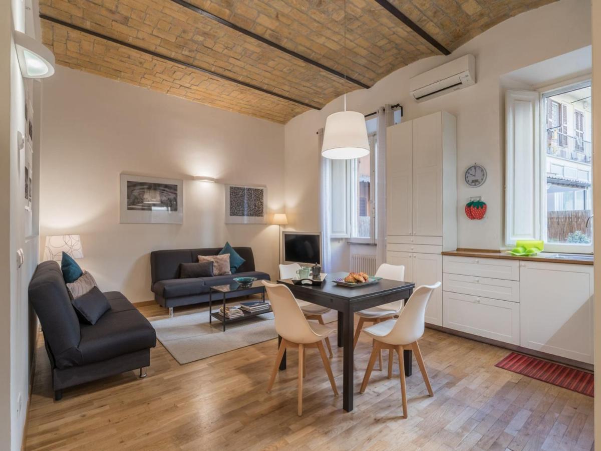 The Best Rent - Elegant Flat Near Colosseum روما المظهر الخارجي الصورة