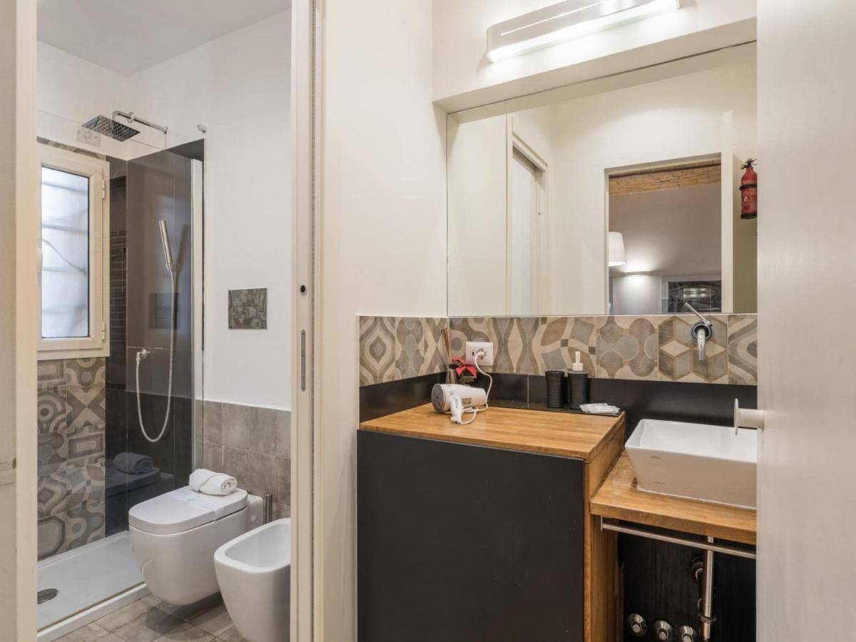 The Best Rent - Elegant Flat Near Colosseum روما المظهر الخارجي الصورة